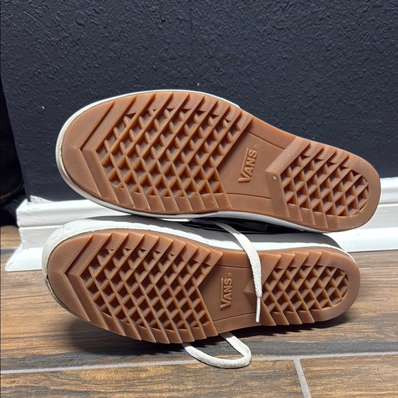 Vans Black and White High-Top Sneakers - Picture 4 of 4